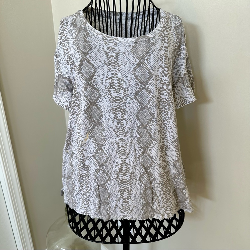 T.La Anthropologie Nwot Snake Print Flutter Short… - image 3